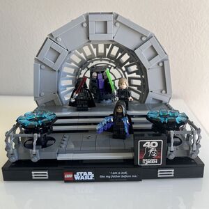LEGO Star Wars: Emperor's Throne Room Diorama (75352) Retired Complete